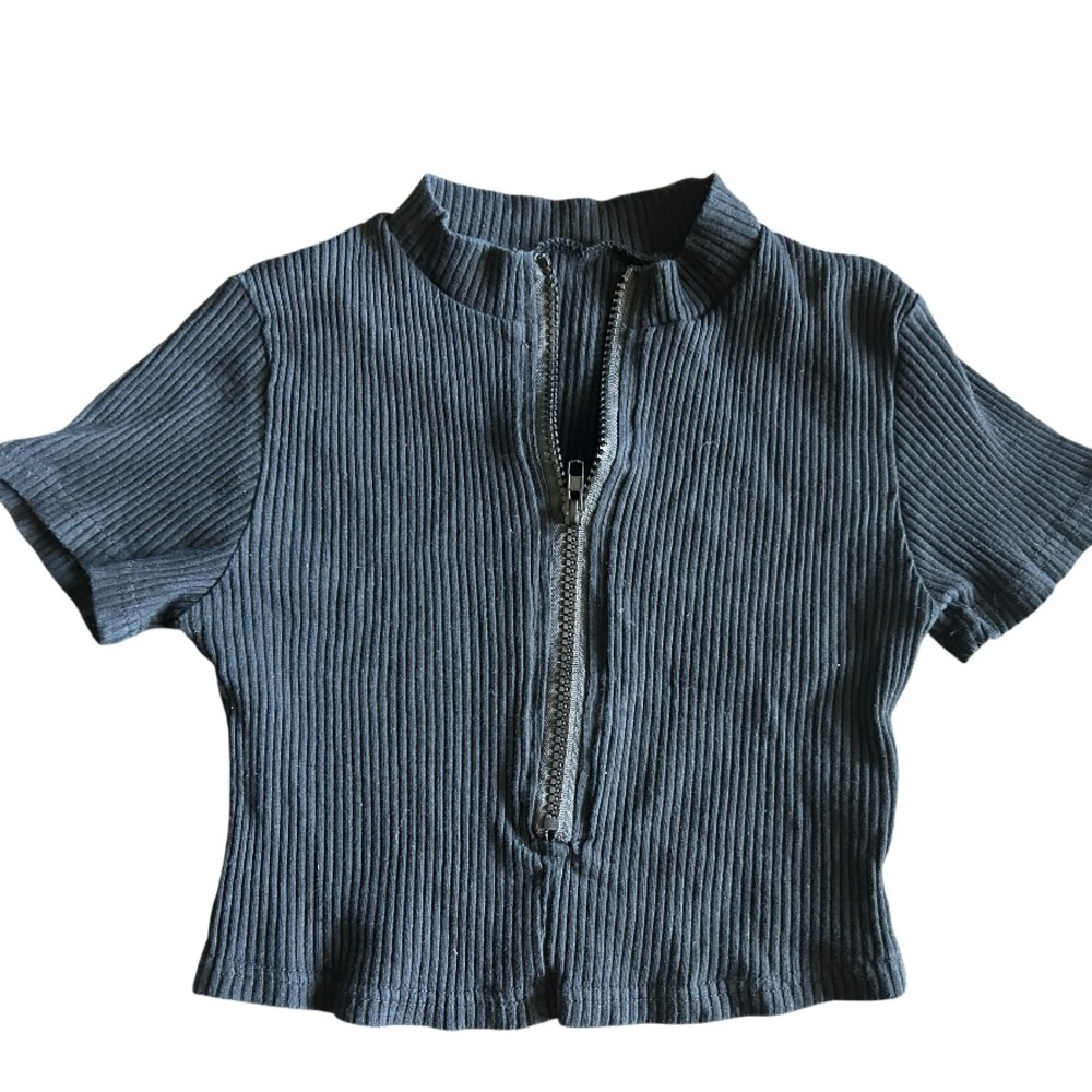 Gray Ribbed Zip-Up Crop Top